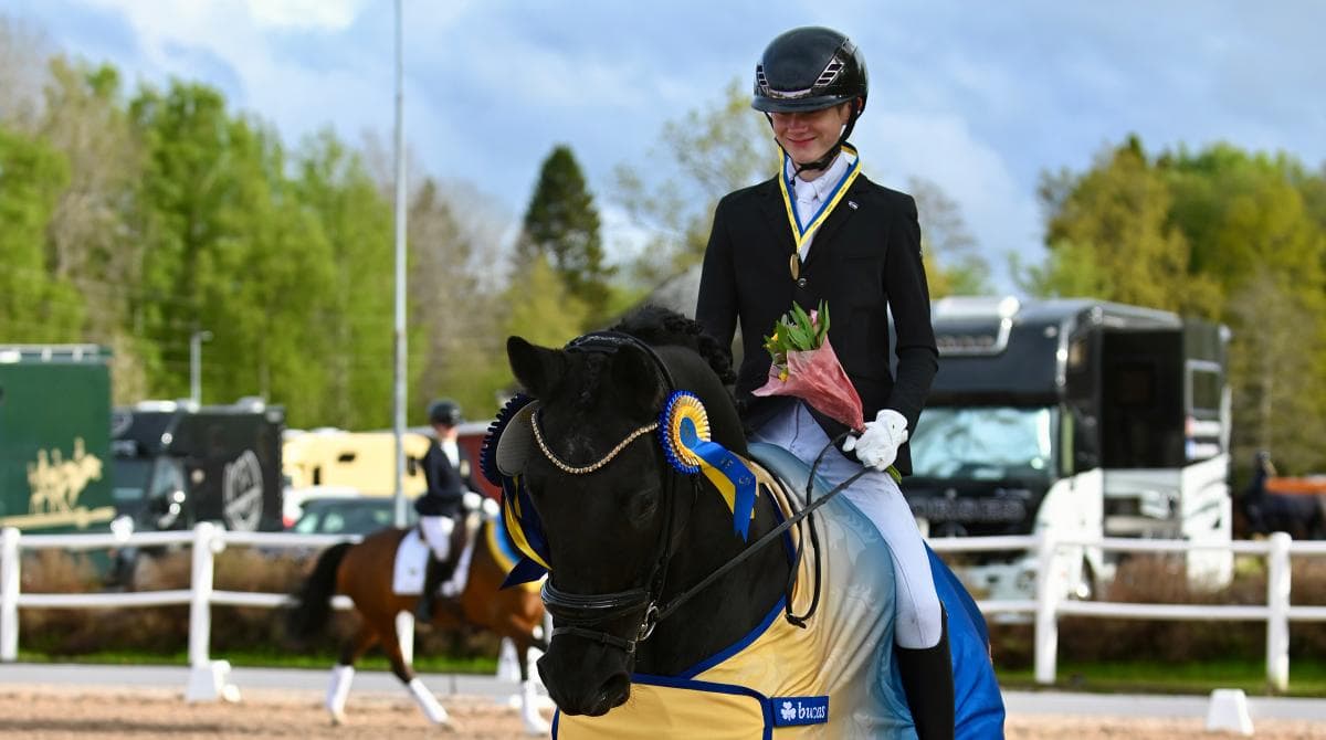 Svenska medaljregnet på NM fortsätter