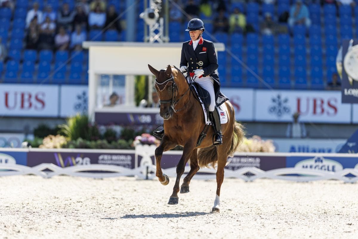 Elva år efter EM-silvret – nu rider Fiona Bigwood dottern i Aachen