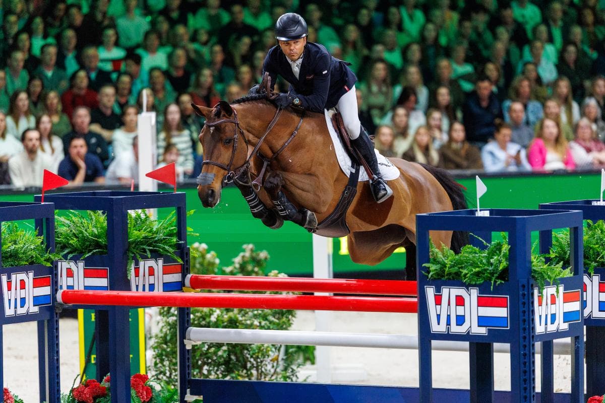 Kent Farrington tillbaka som världsetta