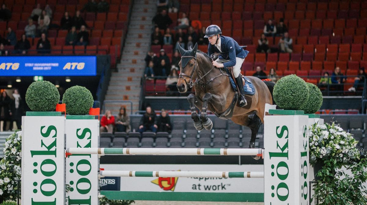 Ungt lag samlade rutin i Lier – Adam Carey dubbelnolla