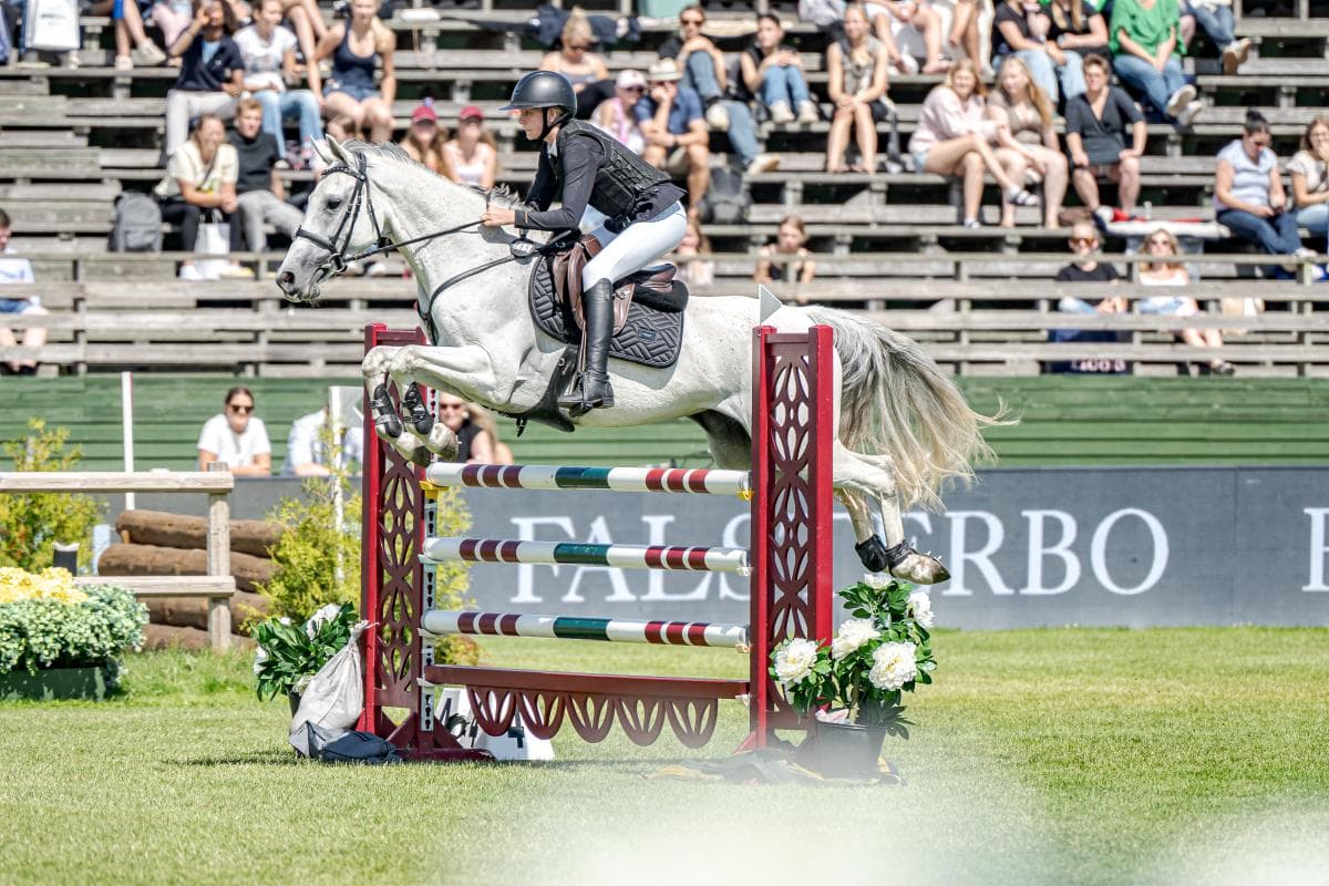 Lizen Ardenmark avslutade en stark vecka med seger i amatörtourens hoppfinal