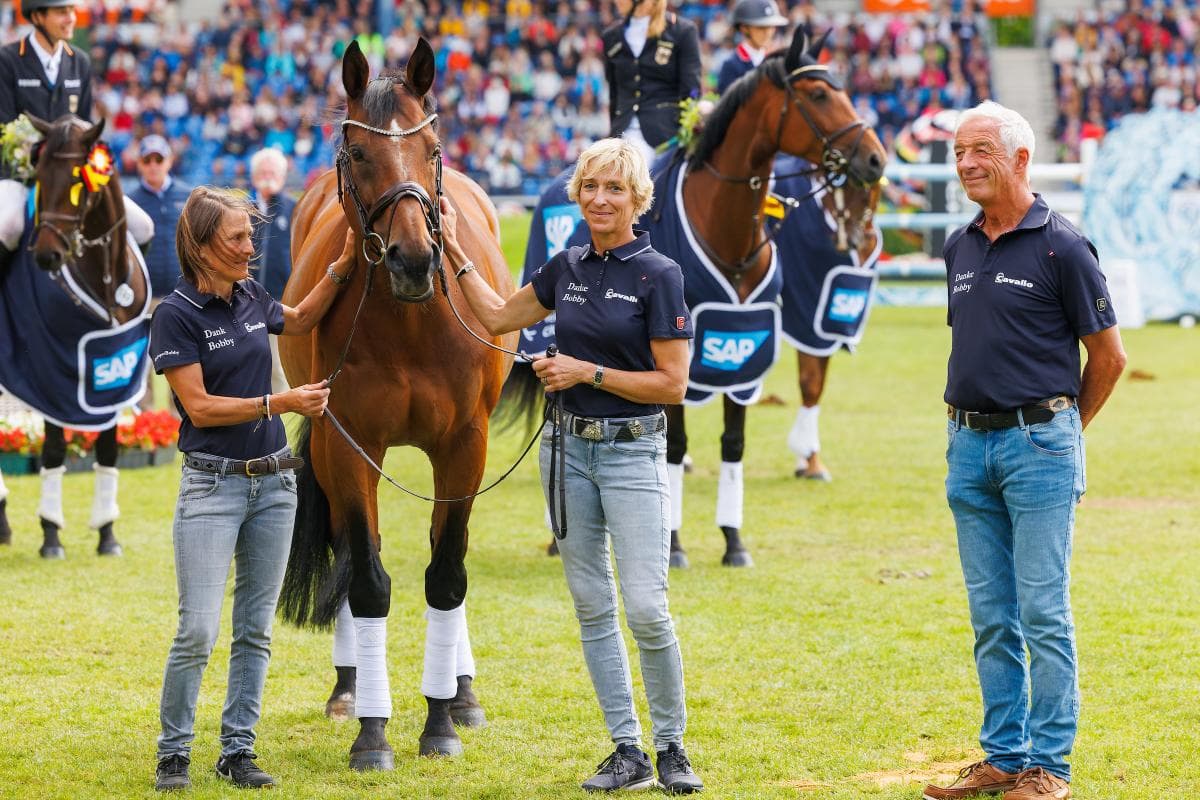 Världsmeriterade profiler dömer Breeders Trophy i fälttävlan