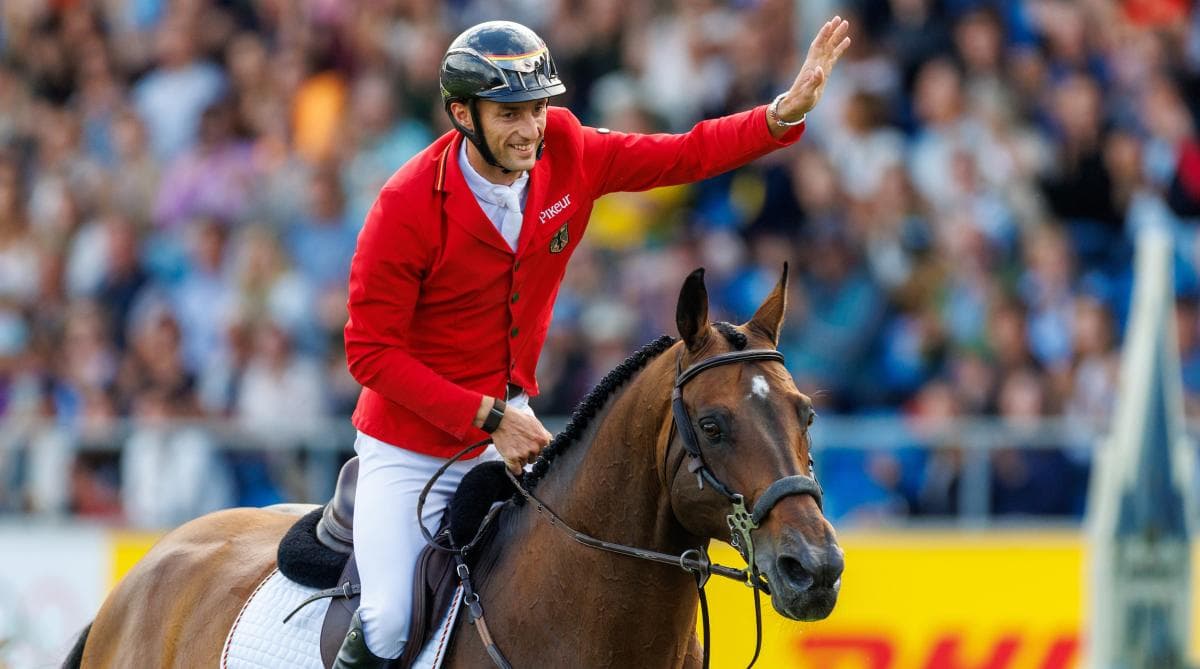Han är ny världsetta i hoppning: ”Känns fortfarande väldigt overkligt”